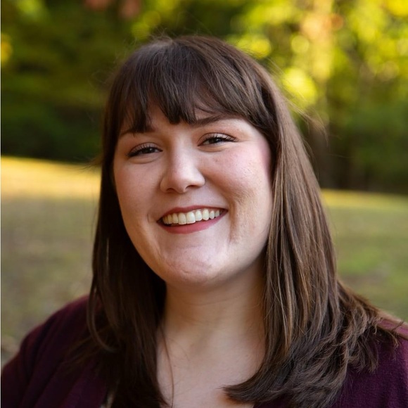 Meet your Posher, Deanna - Picture 1 of 1